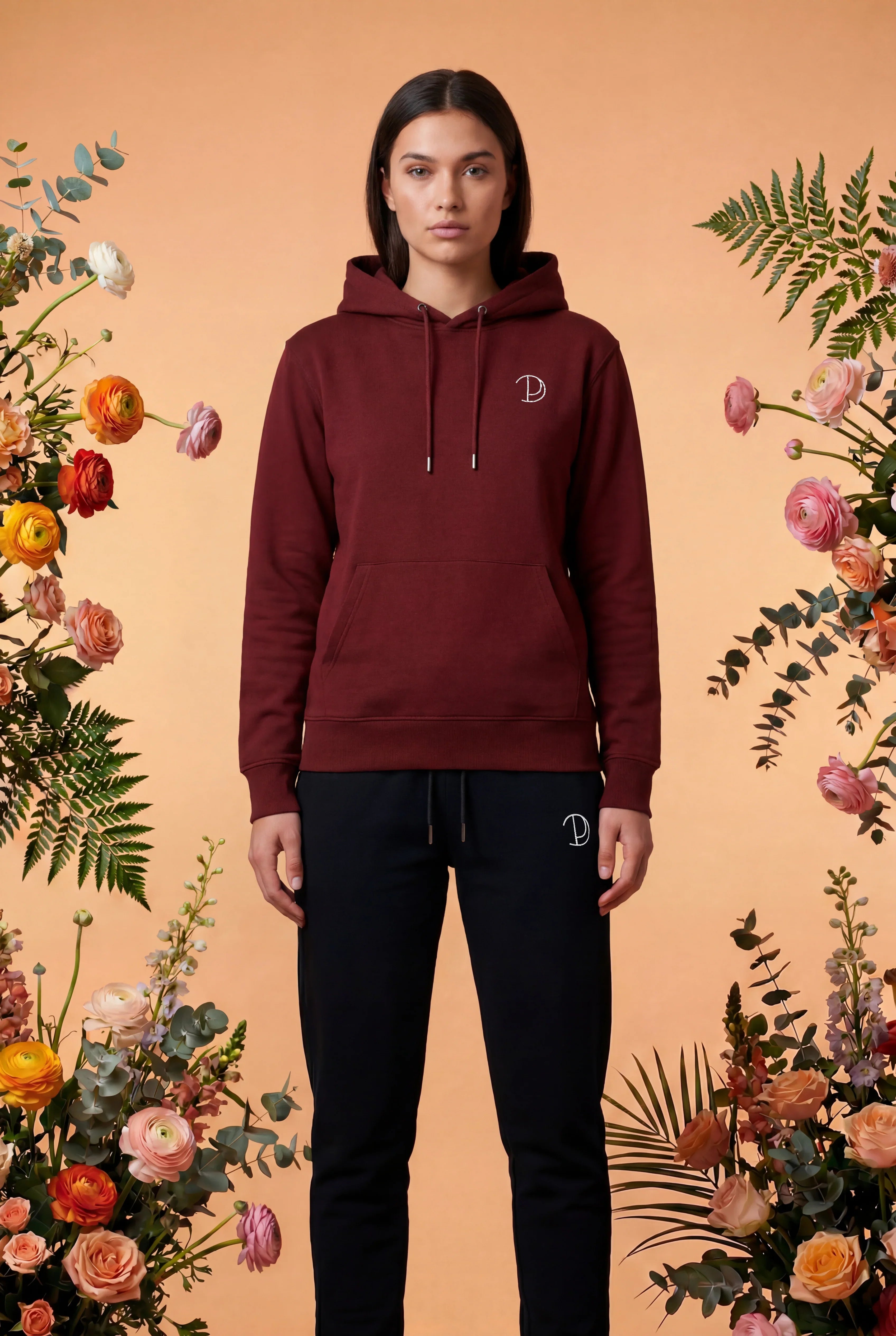 Sudadera con capucha y logotipo bordado