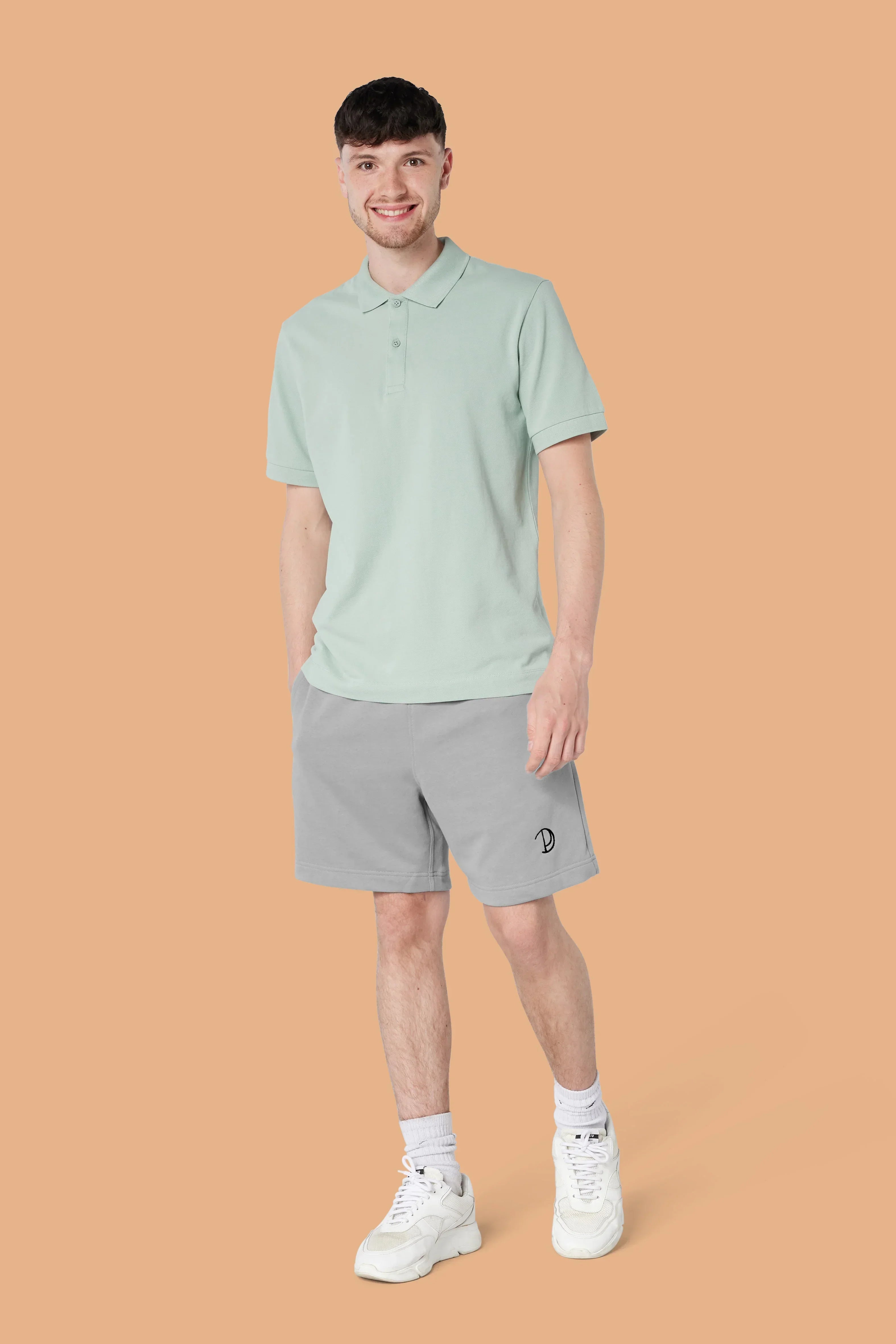 Short P brodé