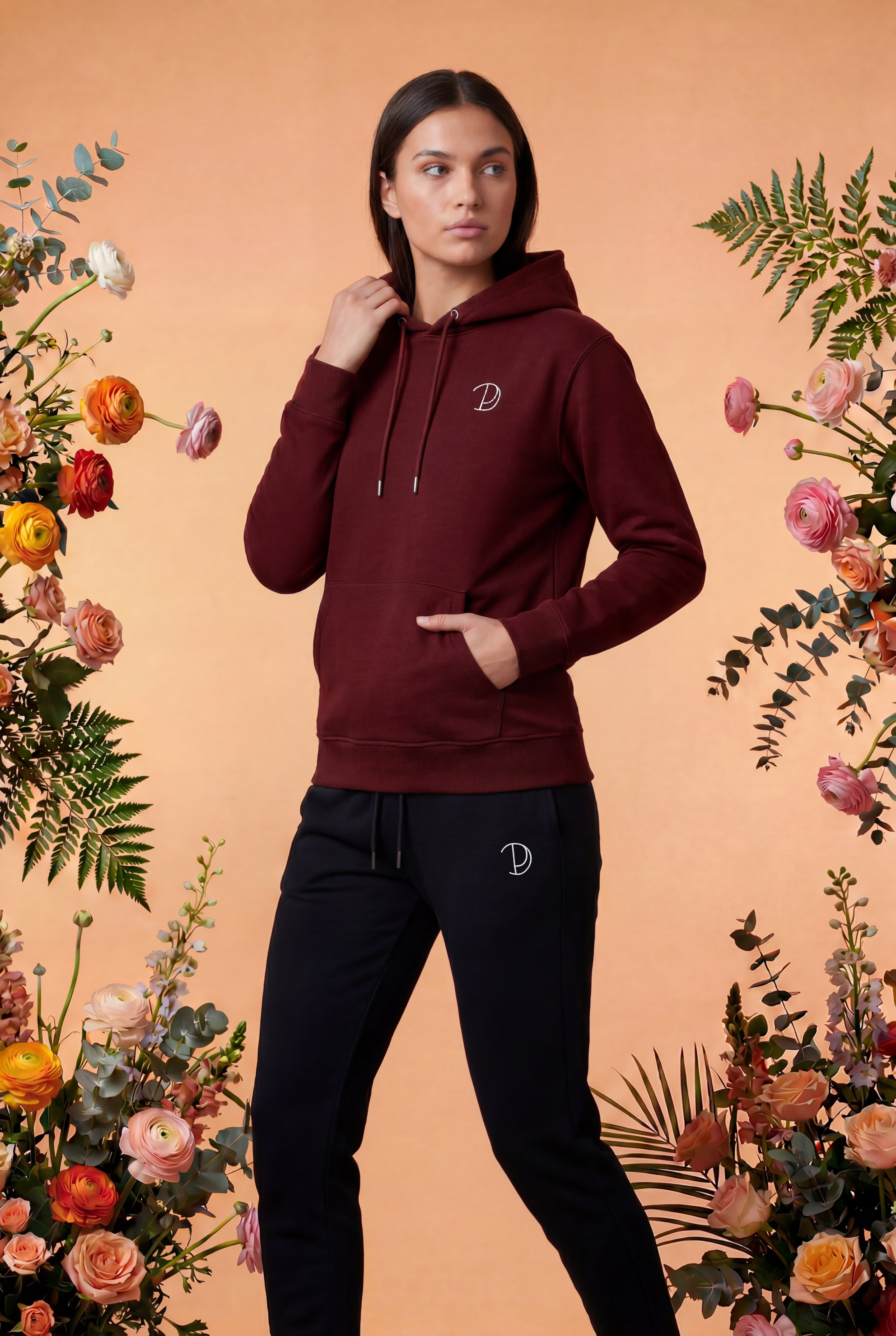 Hoodie med broderad logotyp