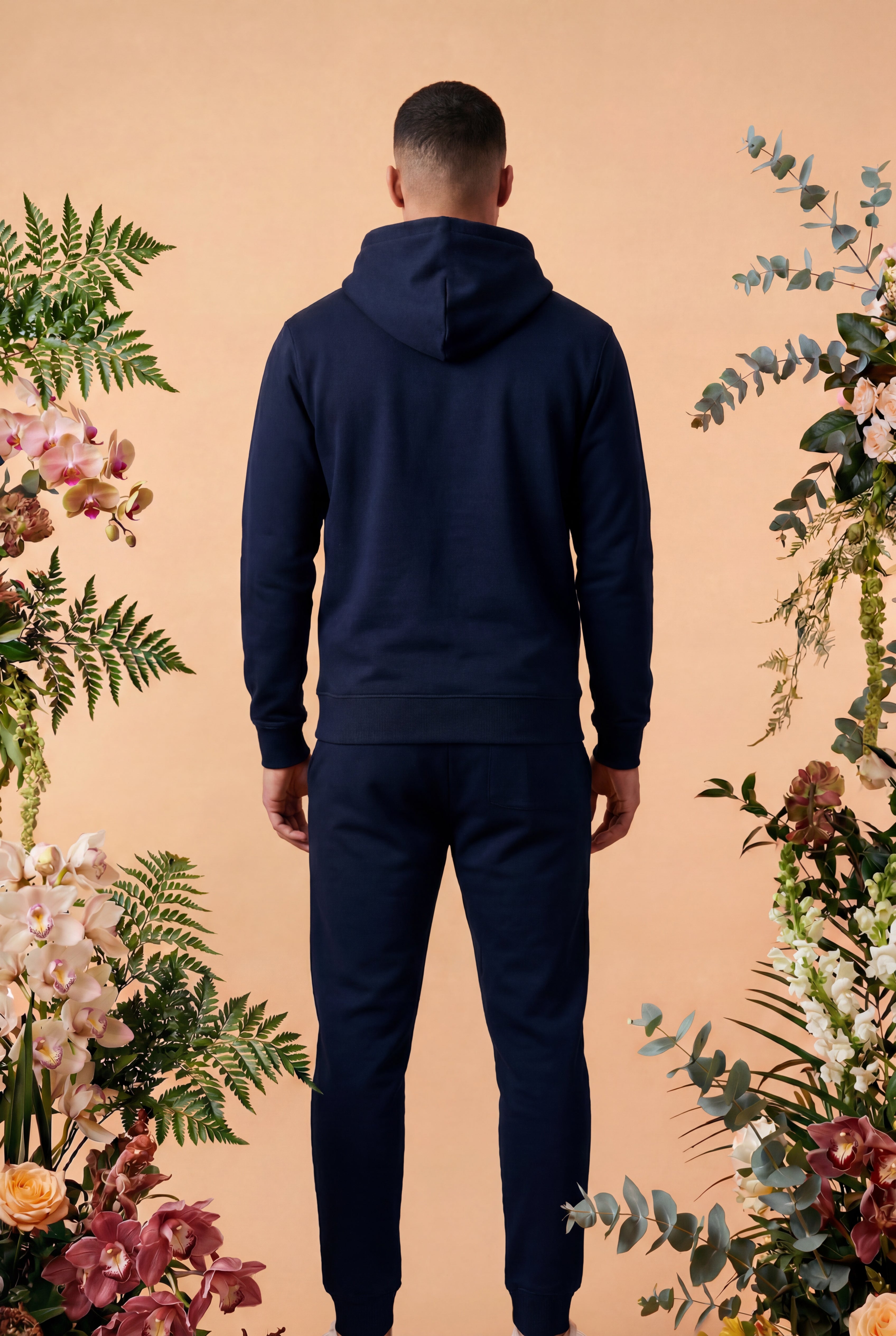 Hoodie med broderad logotyp